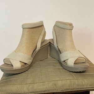 Crocs Leigh II Wedge Sandal